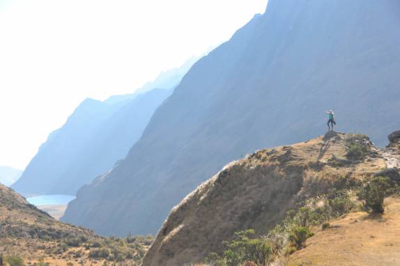Admirando a incrível paisagem do 2o dia do trekking Santa Cruz, na Cordillera Blanca, região de Huaraz, no Peru